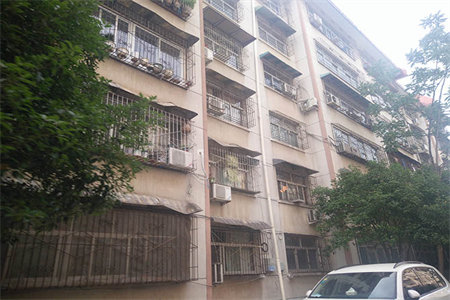 滨河御邸3室2厅1卫110m2精装修